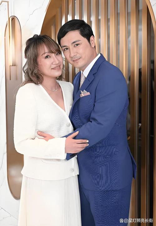 4月22日香港老戏骨施明葬礼变闹剧,长子李泳汉为了